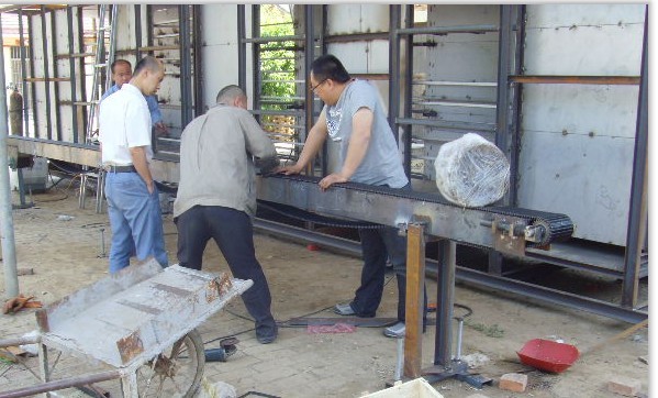 输瓶机 齿链式横向输瓶机加工过程 齿链式输瓶机加工现场图片 输瓶机价格